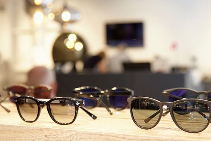 Hos & Steenfeldt i har vi et bredt udvalg af solbriller